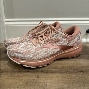 Brooks Ghost 14 (Size 10.5) - Limited Edition Millennial Pink